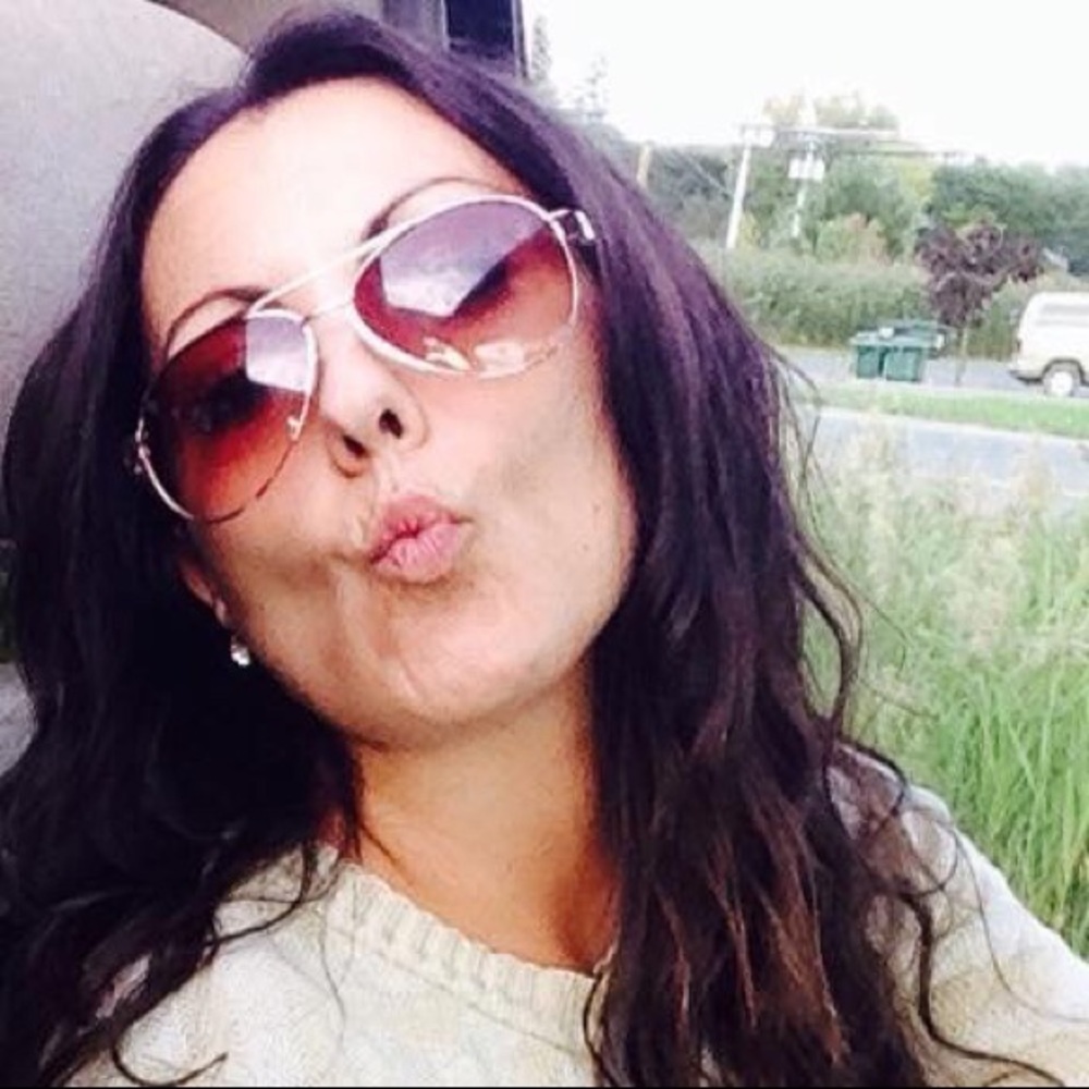 Meet your Posher, Danielle